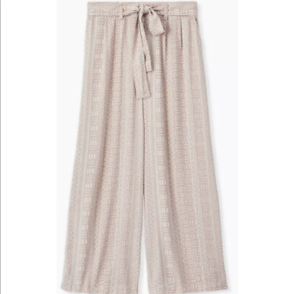 NWT Torrid Taupe Geo Line Challis Wide Leg Pant